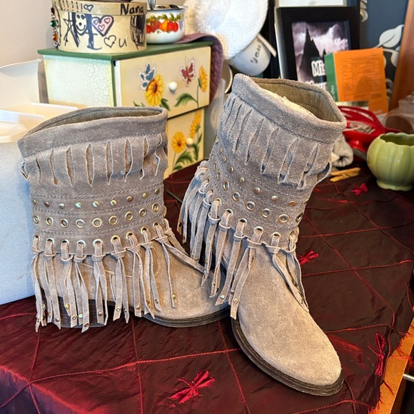#158 guest fringe boots in size 6 - Picture 9 of 12